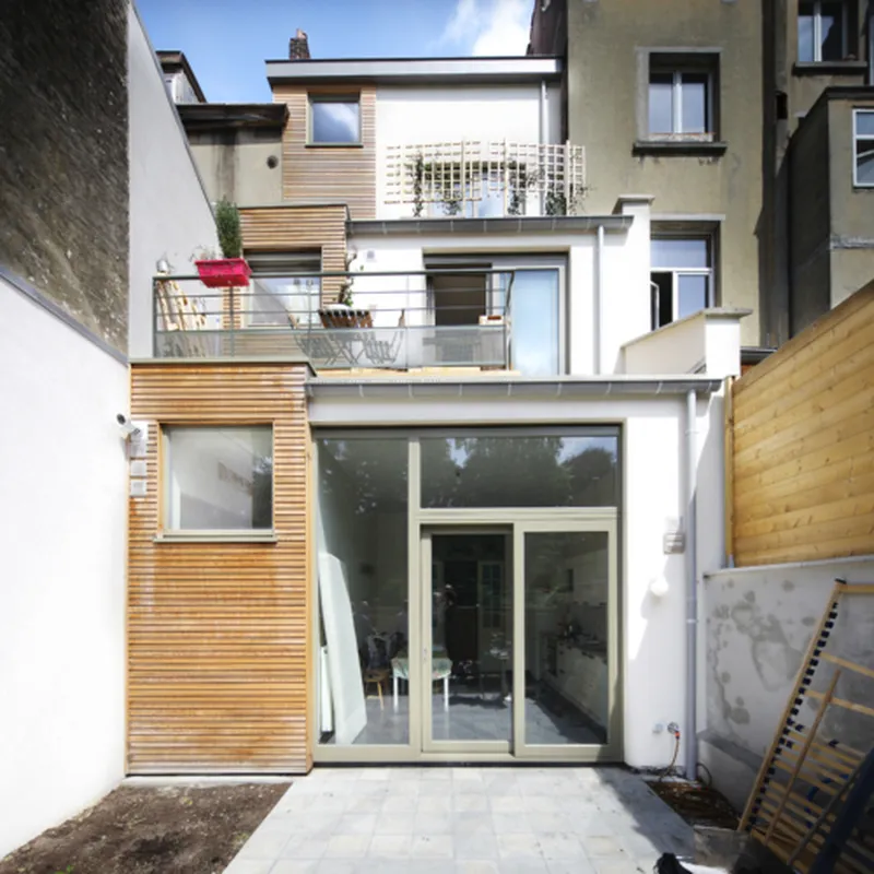 Ma façade de magasin est moderne et bien conçue. Merci pour cette réalisation !