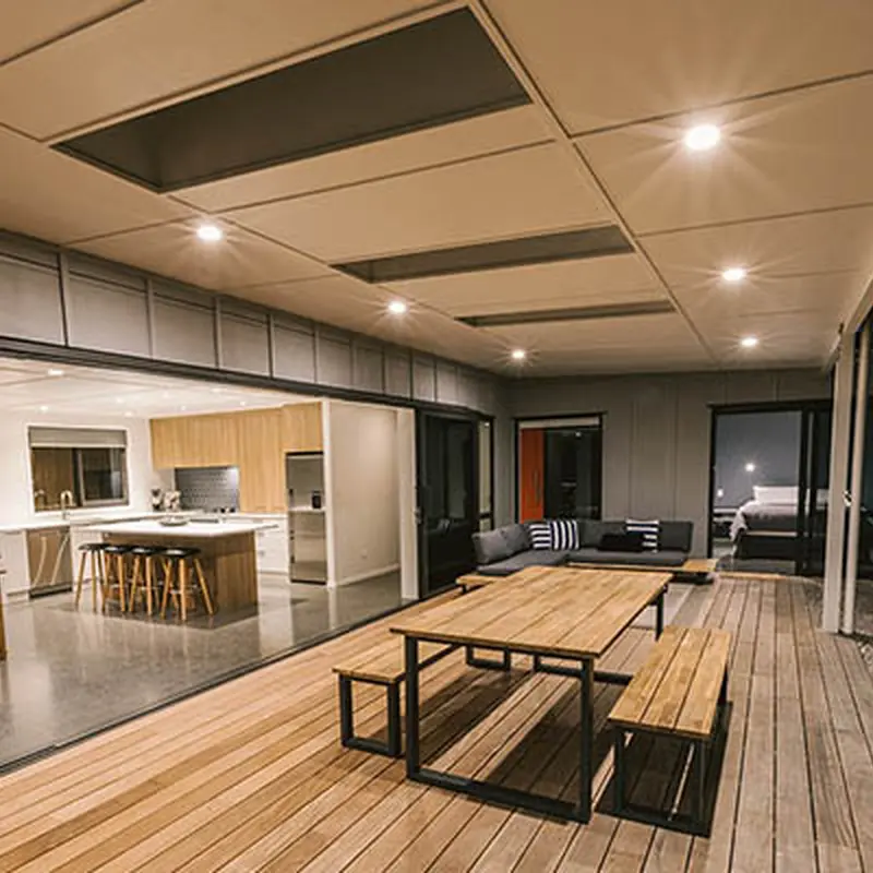 Je suis impressionnée par la solidité et la beauté de ma porte en aluminium. Un travail d’expert !