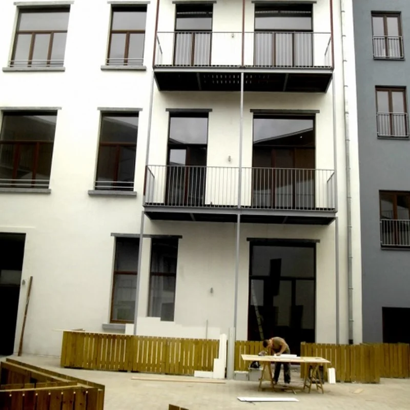 Une entreprise de confiance ! Ma porte en aluminium est solide, esthétique et posée avec une grande rigueur.