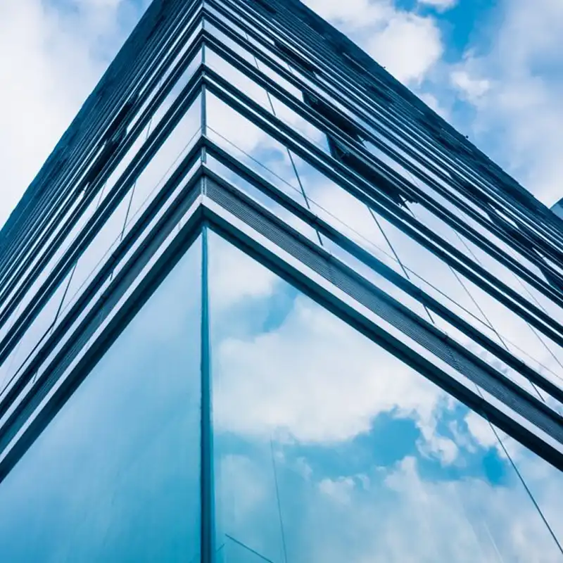 La véranda conçue sur plan et posée par Alumax Réunion est une pure merveille ! Nous avons été impressionnés par leur sérieux et leur savoir-faire.